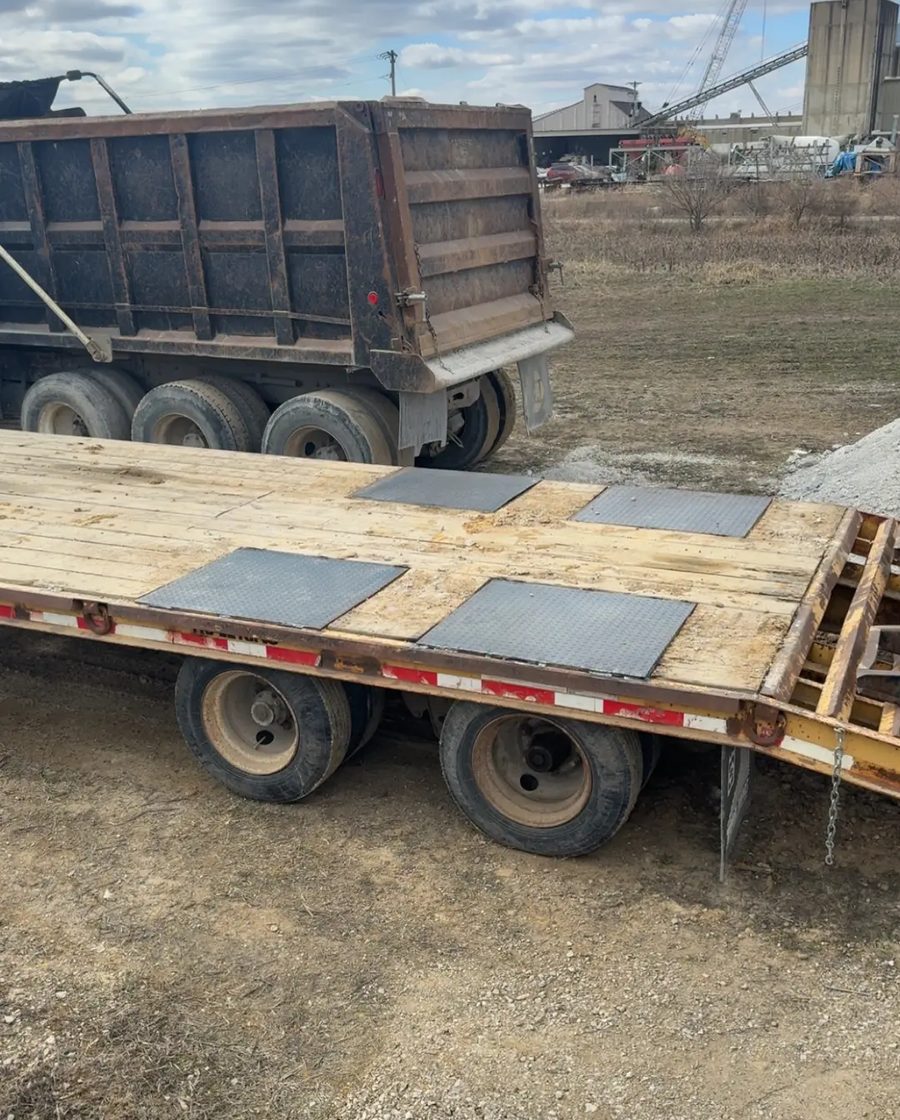 Equipment trailer deck plates
